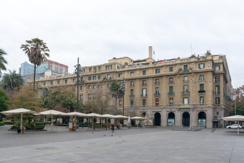 Portal_Fernández_Concha,_Santiago_20220619