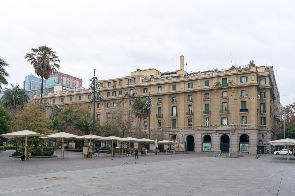 Portal_Fernández_Concha,_Santiago_20220619