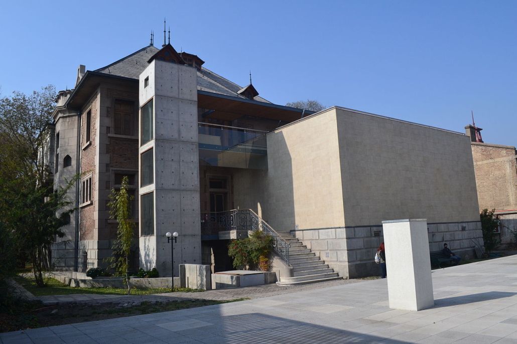 Wiki_se_toma_el_Museo,_fachada_poniente